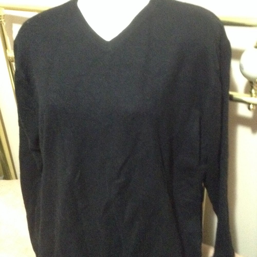 Blk sweater